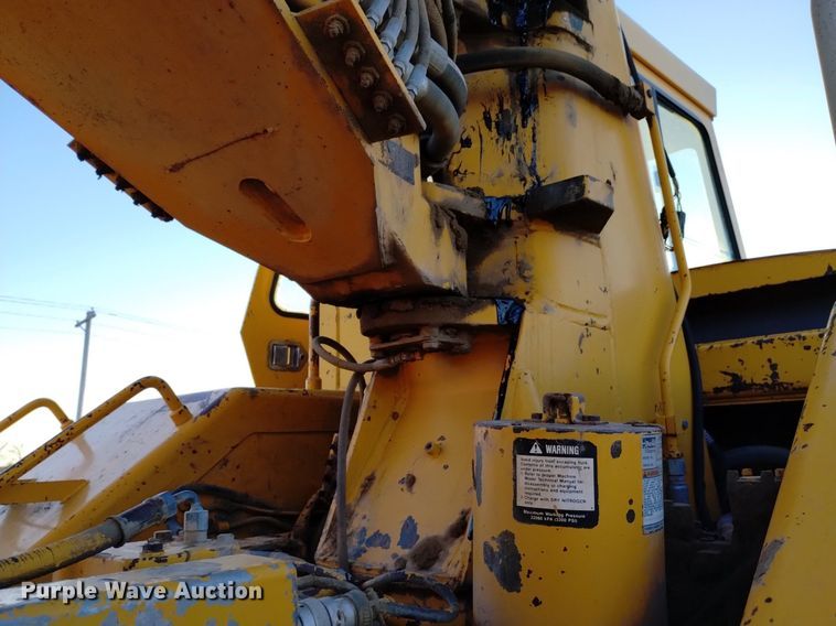 image for item DK8874 1991 John Deere 862B  elevating scraper