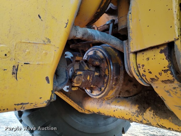 image for item DK8874 1991 John Deere 862B  elevating scraper