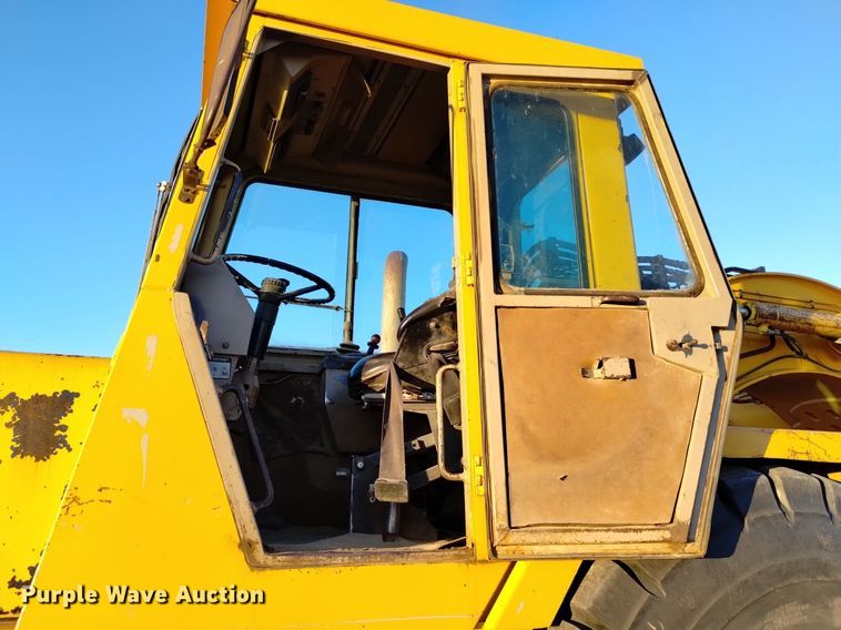 image for item DK8874 1991 John Deere 862B  elevating scraper
