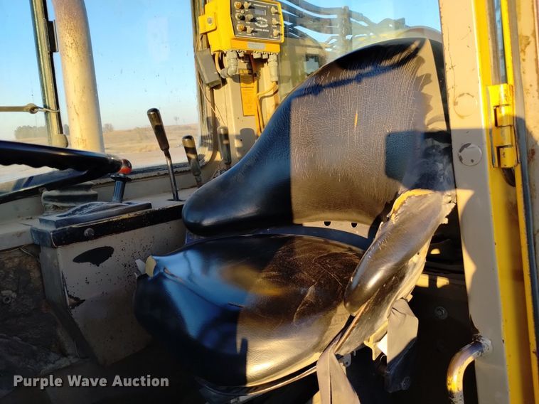 image for item DK8874 1991 John Deere 862B  elevating scraper