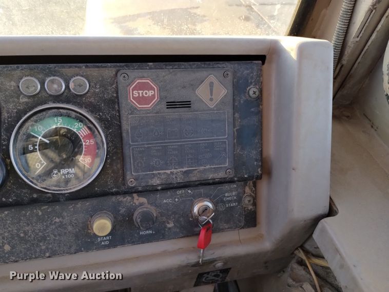 image for item DK8874 1991 John Deere 862B  elevating scraper