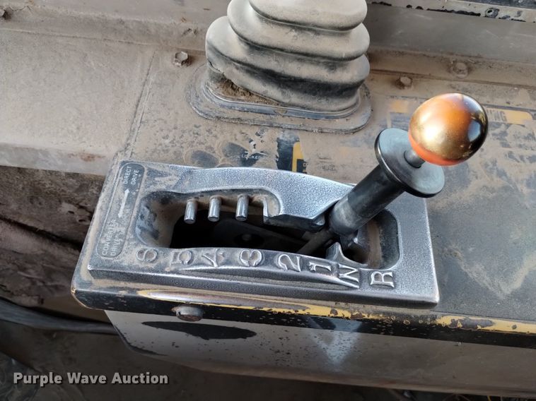 image for item DK8874 1991 John Deere 862B  elevating scraper