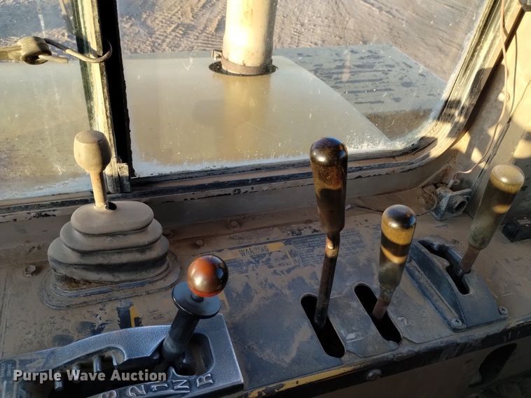 image for item DK8874 1991 John Deere 862B  elevating scraper