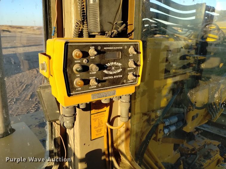 image for item DK8874 1991 John Deere 862B  elevating scraper