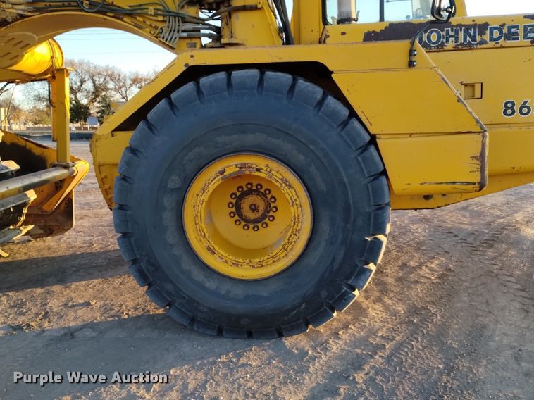 image for item DK8874 1991 John Deere 862B  elevating scraper