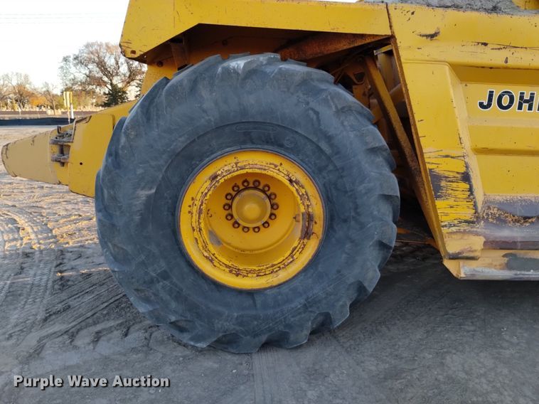 image for item DK8874 1991 John Deere 862B  elevating scraper