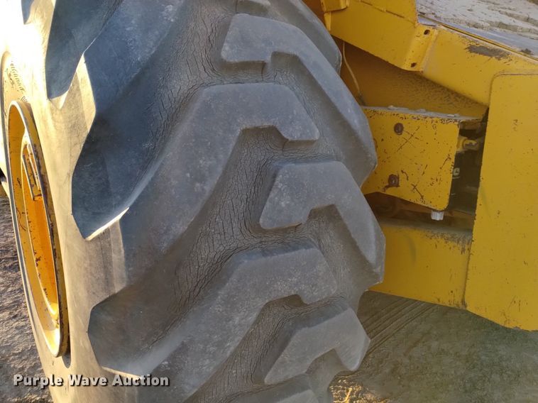 image for item DK8874 1991 John Deere 862B  elevating scraper