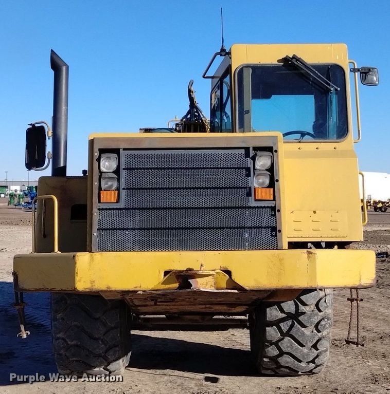 image for item DK8875 1998 Caterpillar 615C Series II elevating scraper