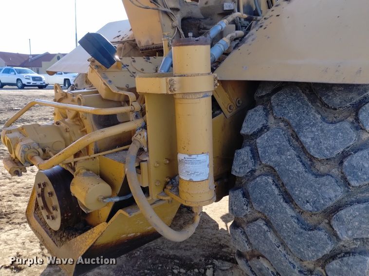 image for item DK8875 1998 Caterpillar 615C Series II elevating scraper