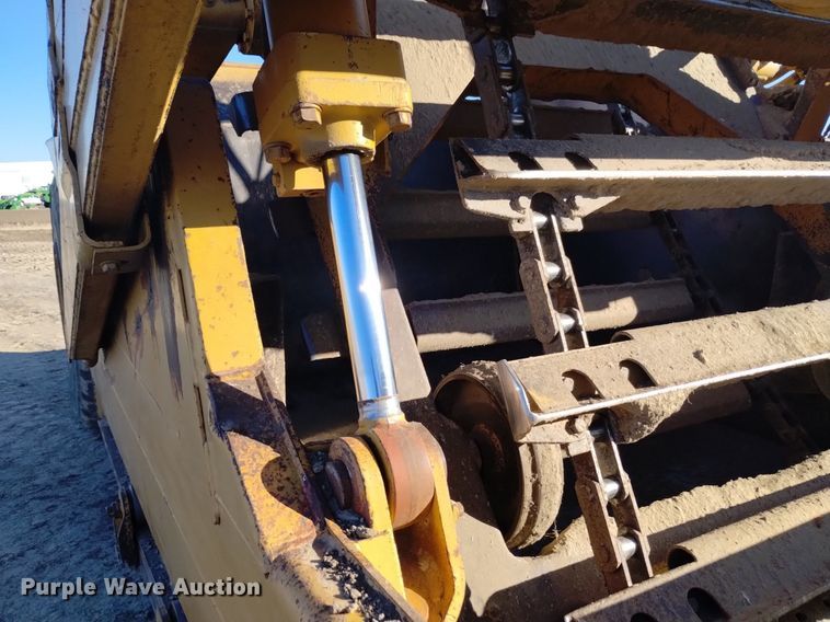 image for item DK8875 1998 Caterpillar 615C Series II elevating scraper