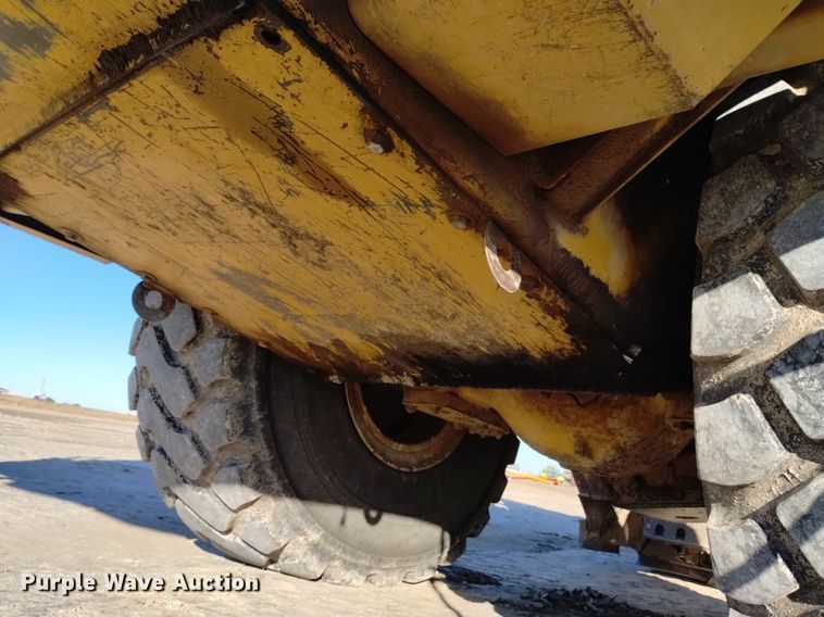 image for item DK8875 1998 Caterpillar 615C Series II elevating scraper