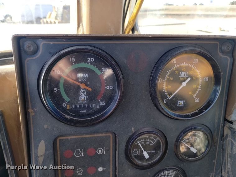 image for item DK8875 1998 Caterpillar 615C Series II elevating scraper