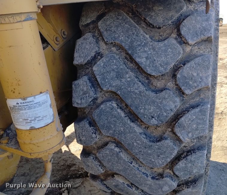 image for item DK8875 1998 Caterpillar 615C Series II elevating scraper