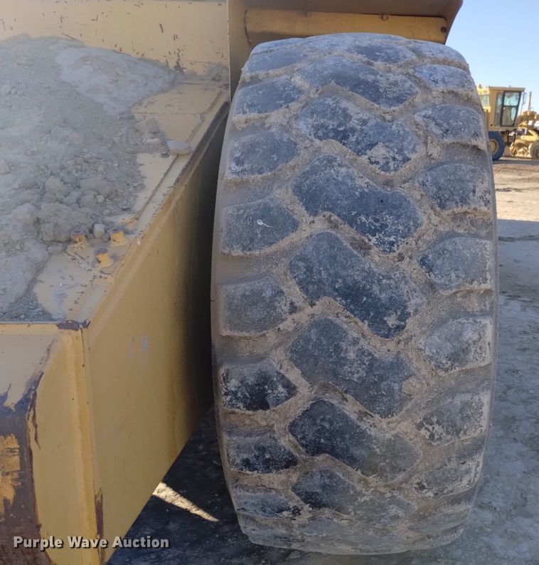 image for item DK8875 1998 Caterpillar 615C Series II elevating scraper