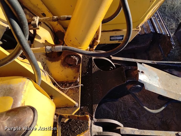 image for item DK8876 1999 John Deere 80  mini excavator