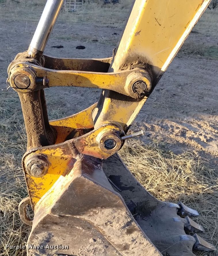 image for item DK8876 1999 John Deere 80  mini excavator