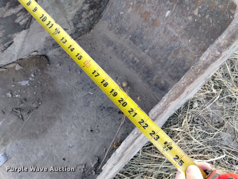 image for item DK8876 1999 John Deere 80  mini excavator