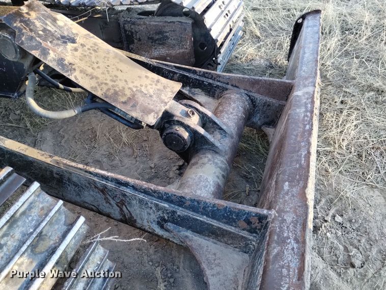 image for item DK8876 1999 John Deere 80  mini excavator