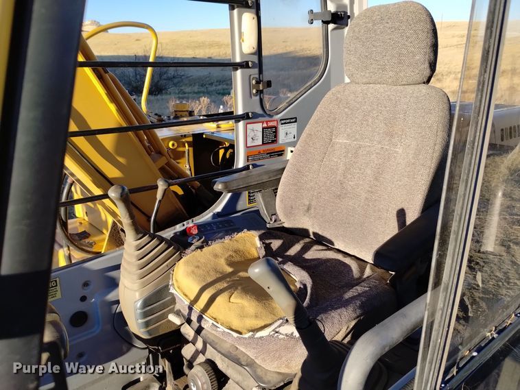 image for item DK8876 1999 John Deere 80  mini excavator