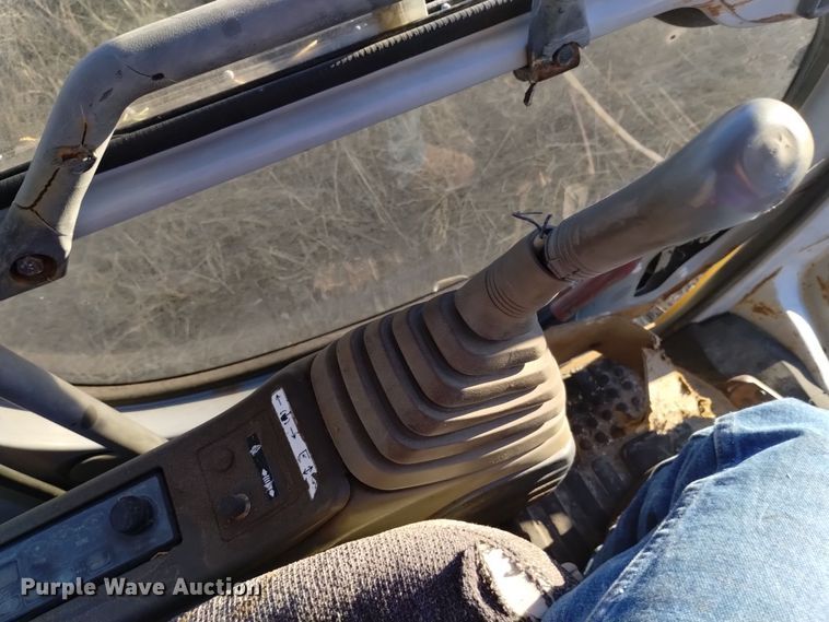 image for item DK8876 1999 John Deere 80  mini excavator