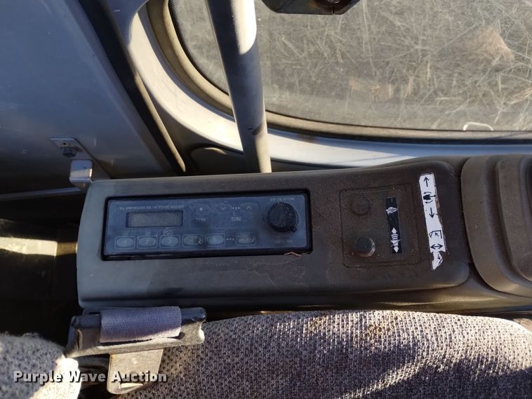 image for item DK8876 1999 John Deere 80  mini excavator