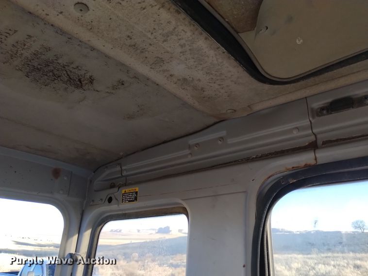 image for item DK8876 1999 John Deere 80  mini excavator