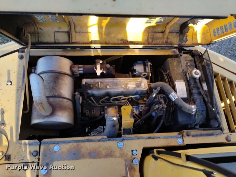 image for item DK8876 1999 John Deere 80  mini excavator