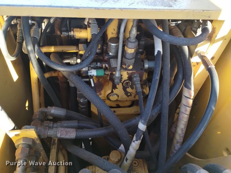 image for item DK8876 1999 John Deere 80  mini excavator