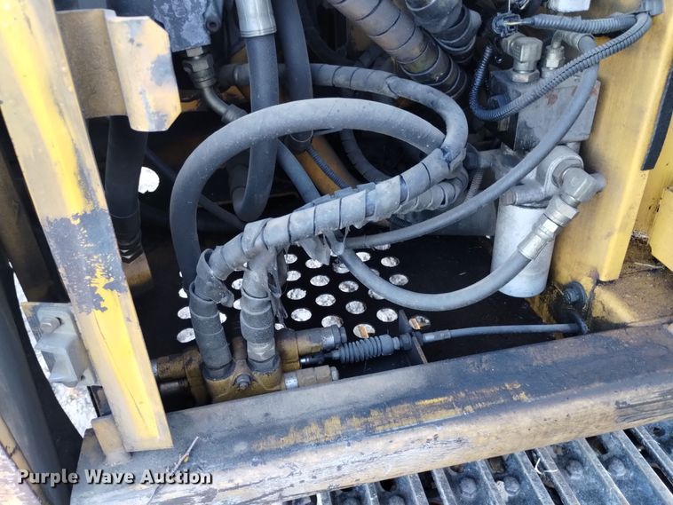 image for item DK8876 1999 John Deere 80  mini excavator