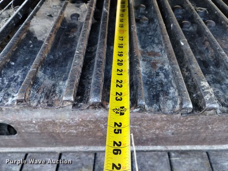 image for item DK8876 1999 John Deere 80  mini excavator