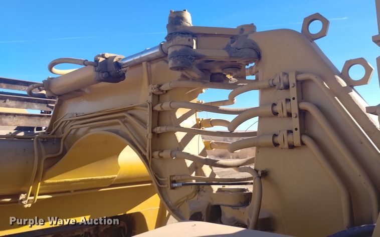 image for item DK8878 1973 Caterpillar 613B  elevating scraper