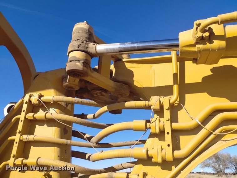 image for item DK8878 1973 Caterpillar 613B  elevating scraper