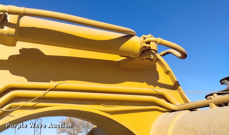 image for item DK8878 1973 Caterpillar 613B  elevating scraper