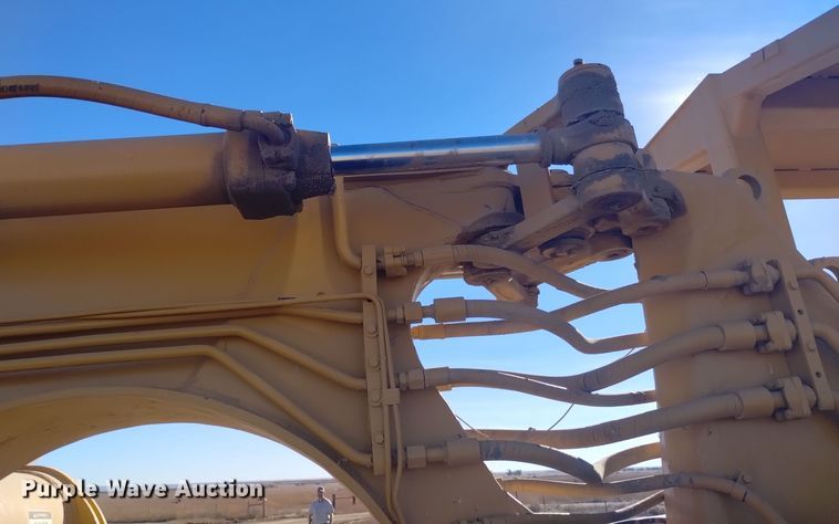 image for item DK8878 1973 Caterpillar 613B  elevating scraper