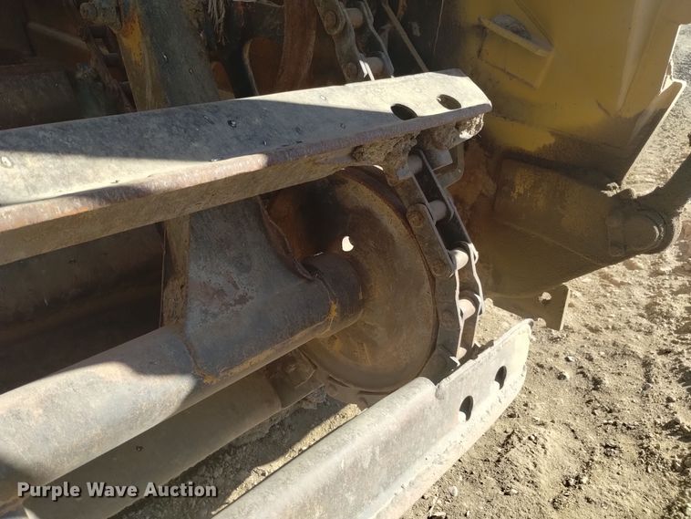 image for item DK8878 1973 Caterpillar 613B  elevating scraper