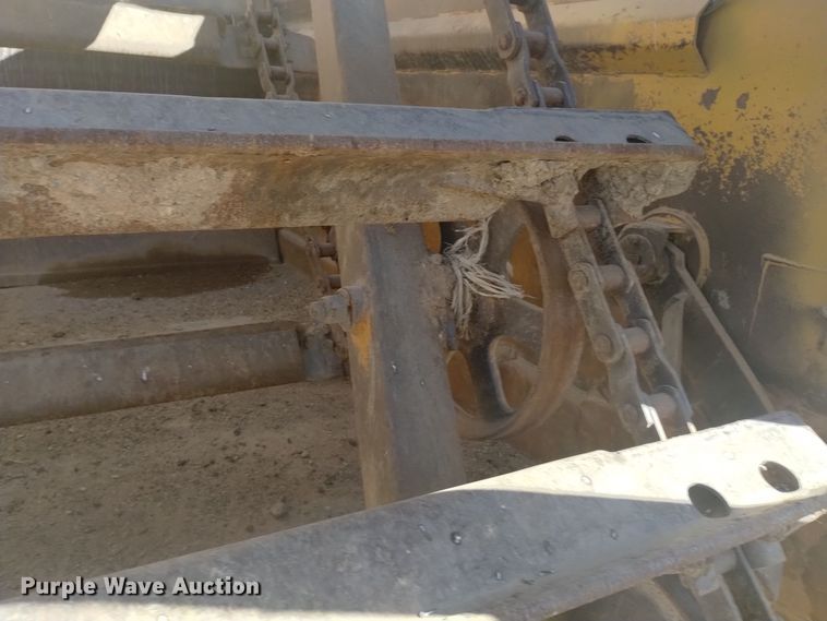 image for item DK8878 1973 Caterpillar 613B  elevating scraper