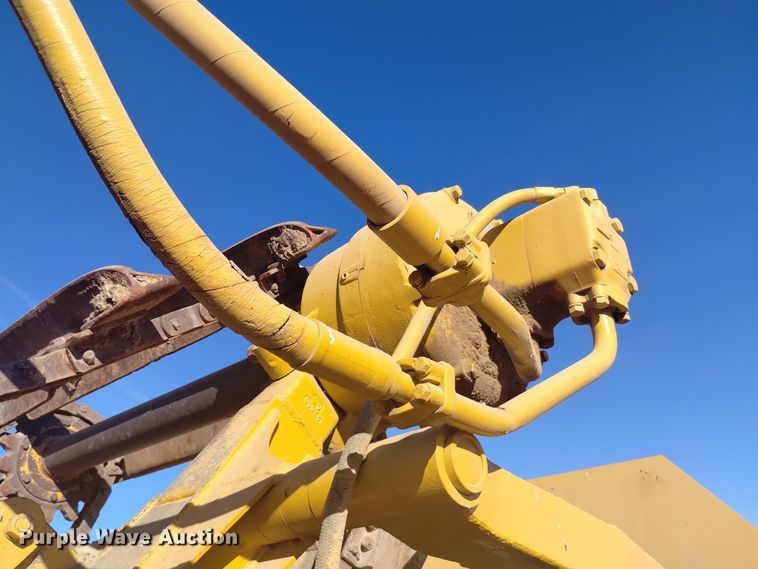 image for item DK8878 1973 Caterpillar 613B  elevating scraper