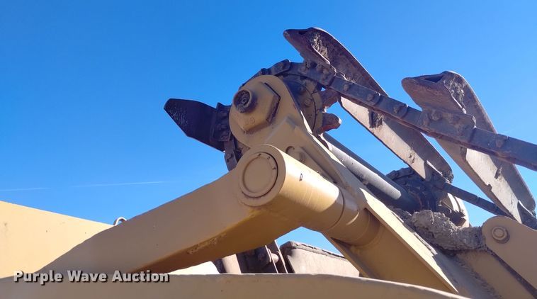 image for item DK8878 1973 Caterpillar 613B  elevating scraper