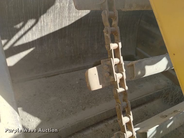 image for item DK8878 1973 Caterpillar 613B  elevating scraper