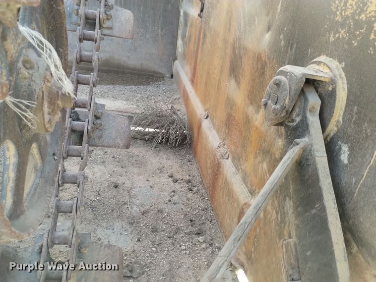 image for item DK8878 1973 Caterpillar 613B  elevating scraper