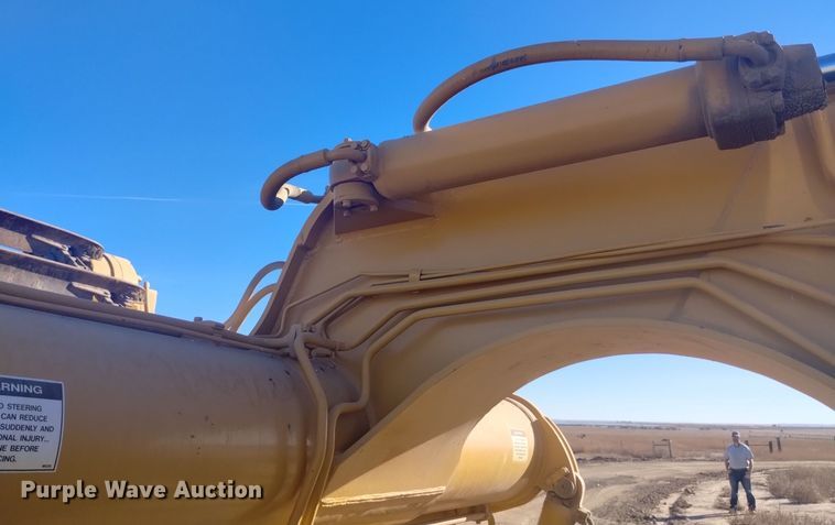 image for item DK8878 1973 Caterpillar 613B  elevating scraper