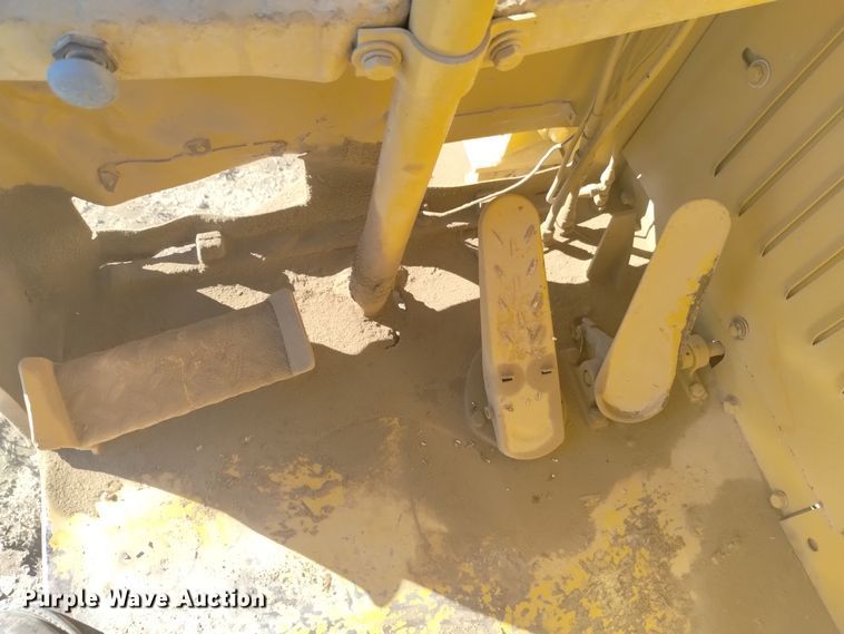 image for item DK8878 1973 Caterpillar 613B  elevating scraper