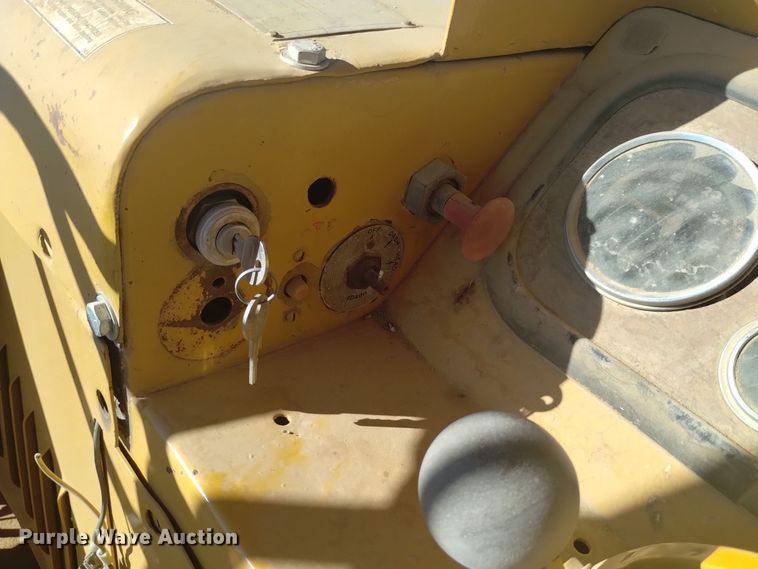image for item DK8878 1973 Caterpillar 613B  elevating scraper