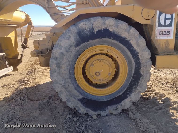 image for item DK8878 1973 Caterpillar 613B  elevating scraper