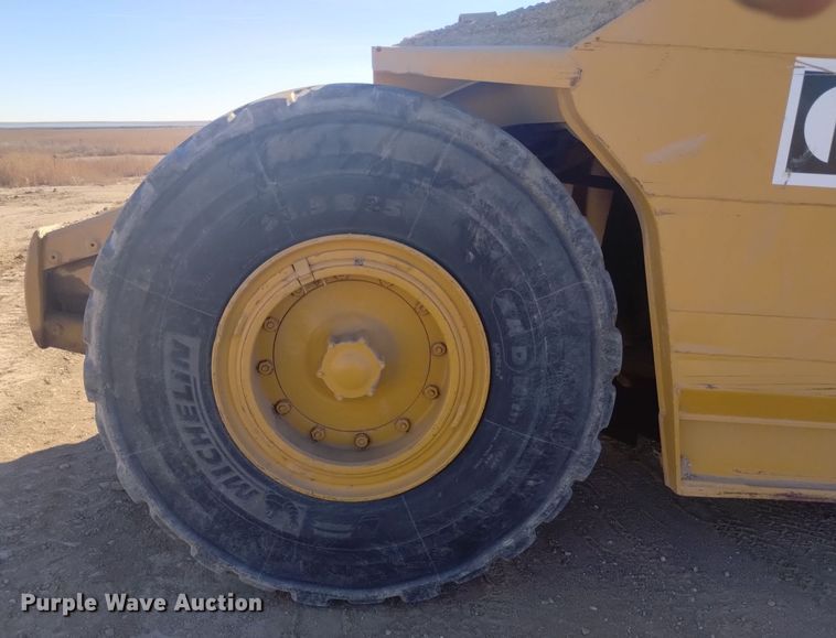 image for item DK8878 1973 Caterpillar 613B  elevating scraper