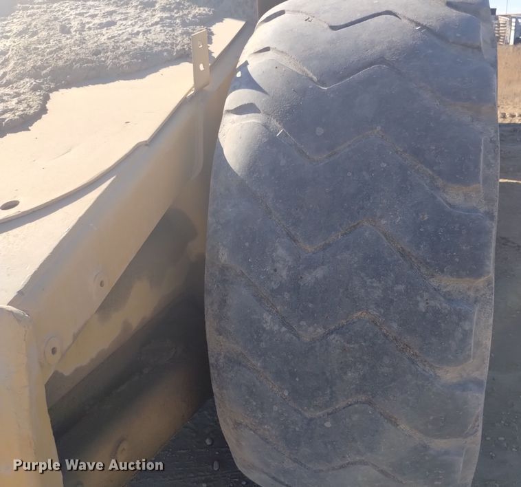 image for item DK8878 1973 Caterpillar 613B  elevating scraper