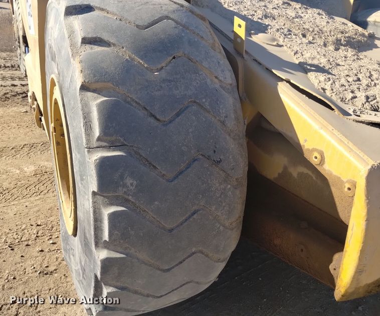 image for item DK8878 1973 Caterpillar 613B  elevating scraper