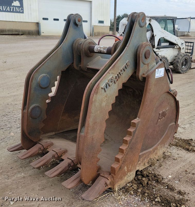 image for item DL7737 TAG Mantis  grapple bucket