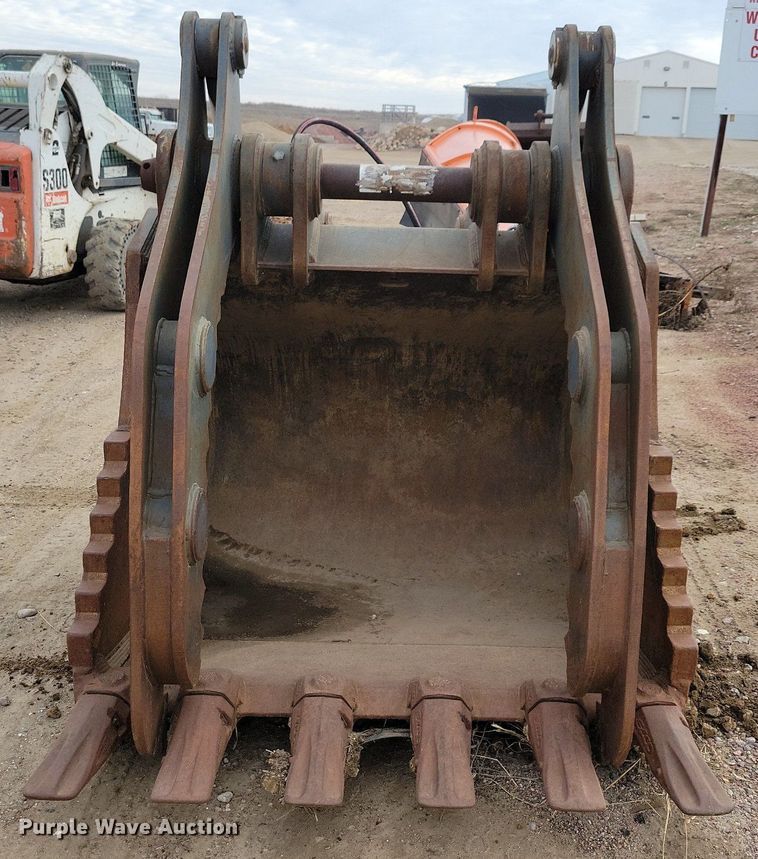 image for item DL7737 TAG Mantis  grapple bucket