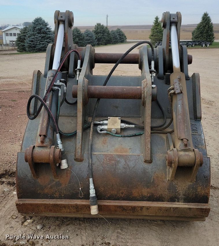 image for item DL7737 TAG Mantis  grapple bucket